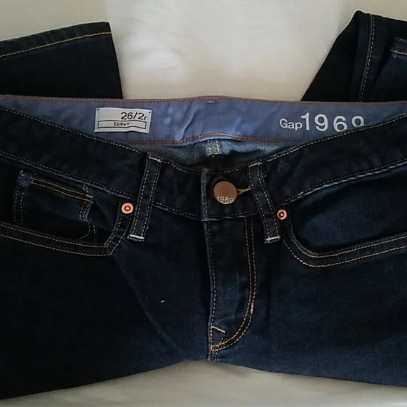 Gap 1969 dark denim curvy fit jeans Sz26/2r- EUC - Picture 2 of 9